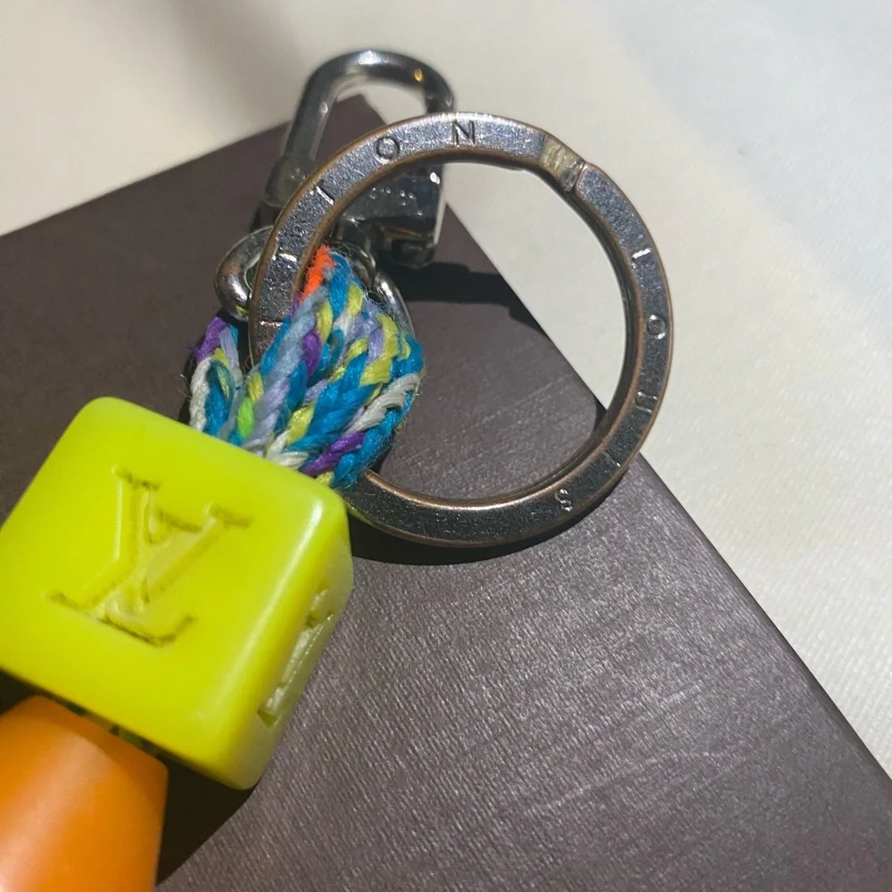 Louis Vuitton Porte Cle LV Play Keychain/Bag Charm - Picture 4 of 8